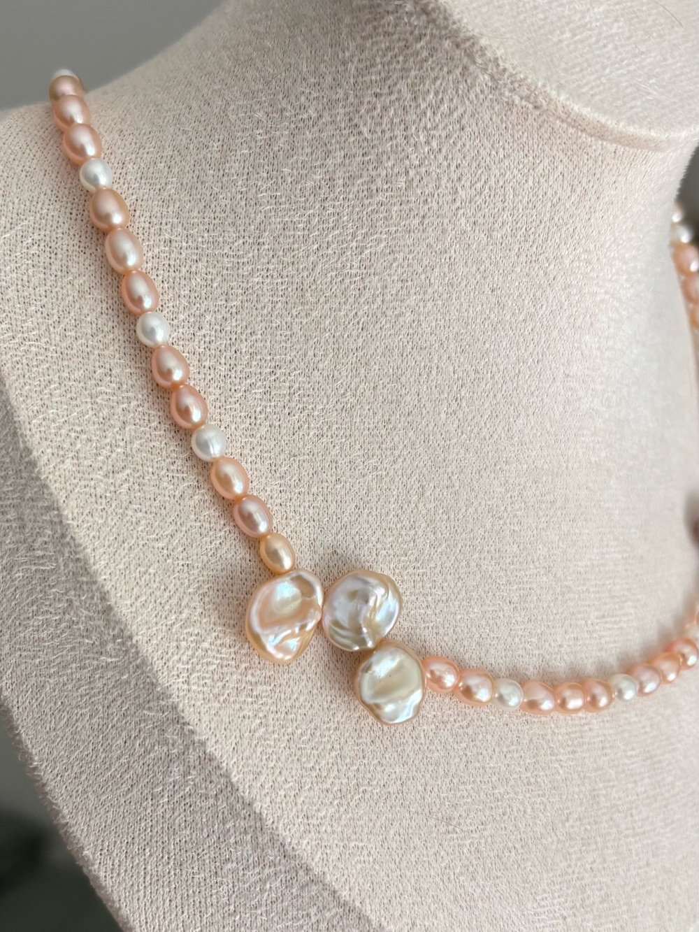 Genuine Pearl Necklace - Picture 5 of 8